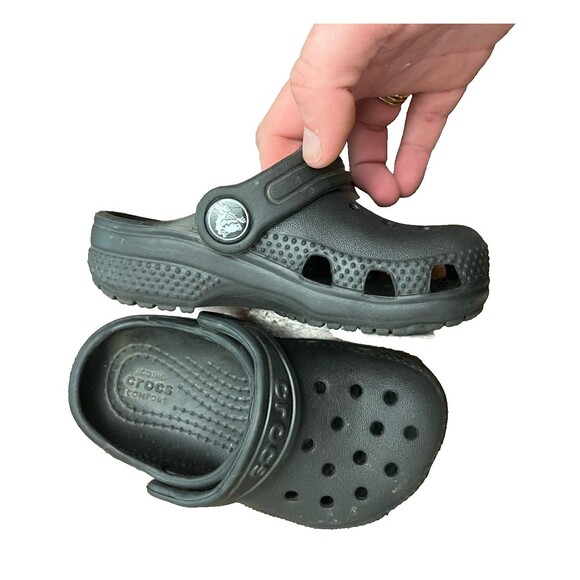 Crocs Classic Clogs Black Baby 6 Rubber Slip on Straps Lightweight Comfort - Picture 1 of 5